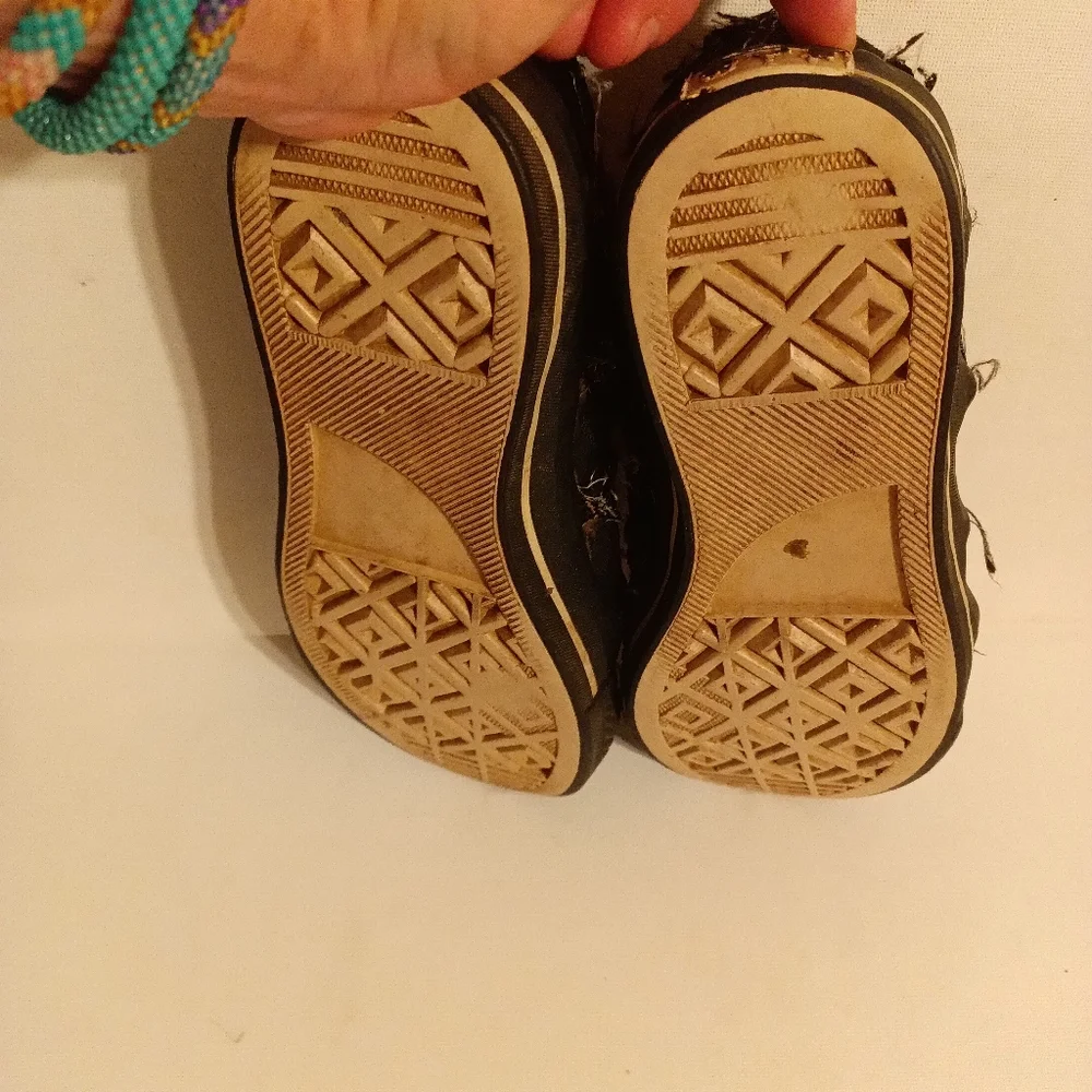 Y2K patch shoes black size 7.5